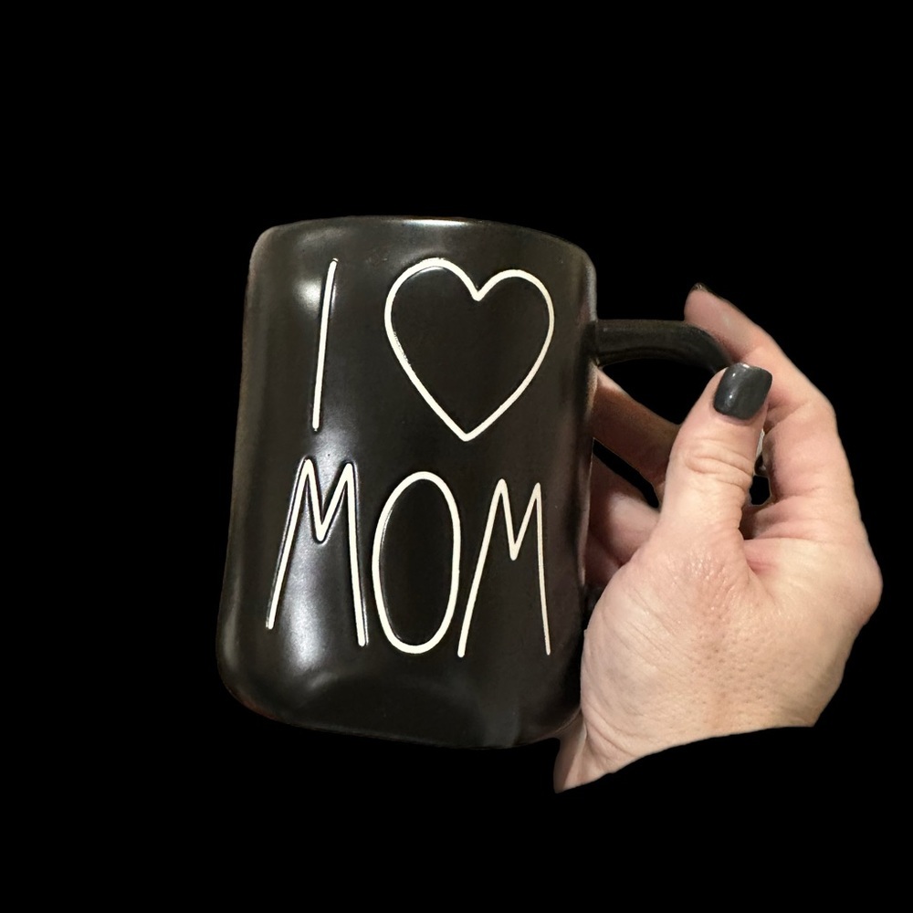 NWT Rae Dunn “I ❤️ Mom” ceramic mug